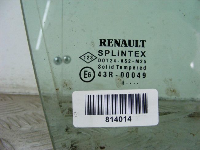 Форточка передняя правая Renault Scenic 2 (2003-2009)