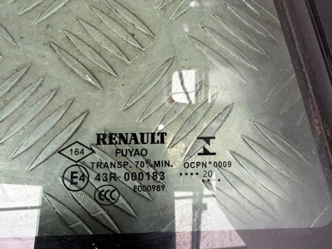 Форточка задняя правая Renault Megane 4 (2016-2021)