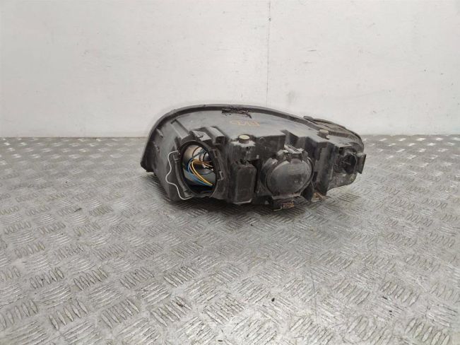 Фара правая Audi A4 (2004-2008)