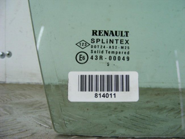 Форточка передняя правая Renault Scenic 2 (2003-2009)
