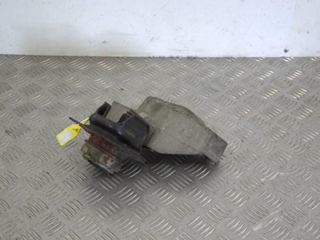 Подушка крепления двигателя Renault Scenic 1 (1996-2003)
