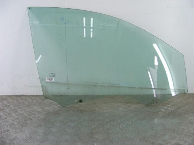 Стекло двери передней правой Renault Megane 2 (2002-2008)
