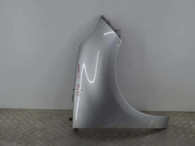 Крыло переднее правое Renault Scenic 3 (2008-2015)