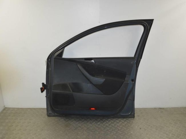 Дверь передняя правая Volkswagen Passat B6 (2005-2010)