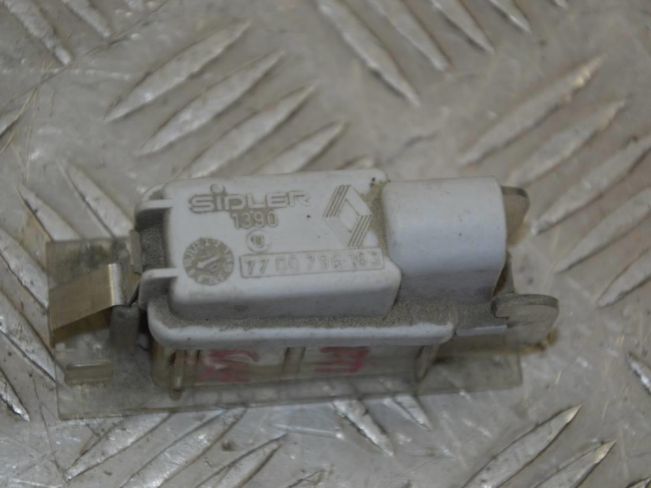 Подсветка номера Renault Laguna 2 (2001-2007)