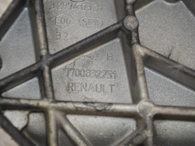 Кронштейн КПП Renault Scenic 1 (1996-2003)