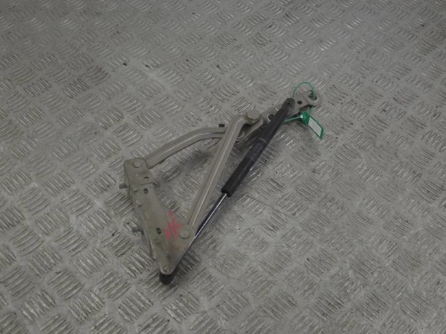 Петля крышки багажника Renault Megane 2 (2002-2008)