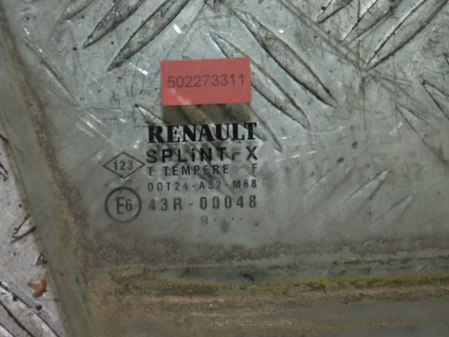 Форточка передняя правая Renault Scenic 1 (1996-2003)