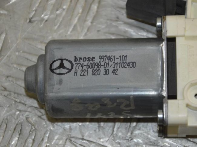 Моторчик стеклоподъемника задний правый Mercedes S W221 (2005-2013)