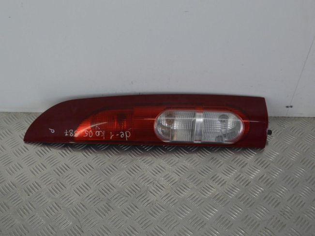 Фонарь задний правый Nissan Kubistar (2003-2008)