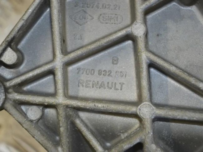 Кронштейн КПП Renault Scenic 1 (1996-2003)