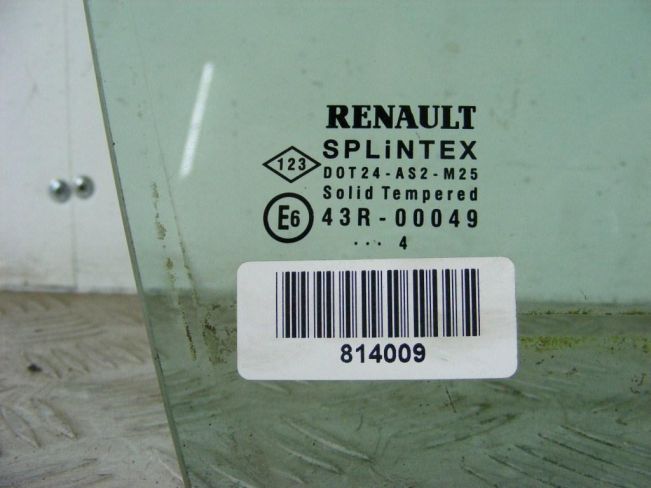 Форточка передняя правая Renault Scenic 2 (2003-2009)