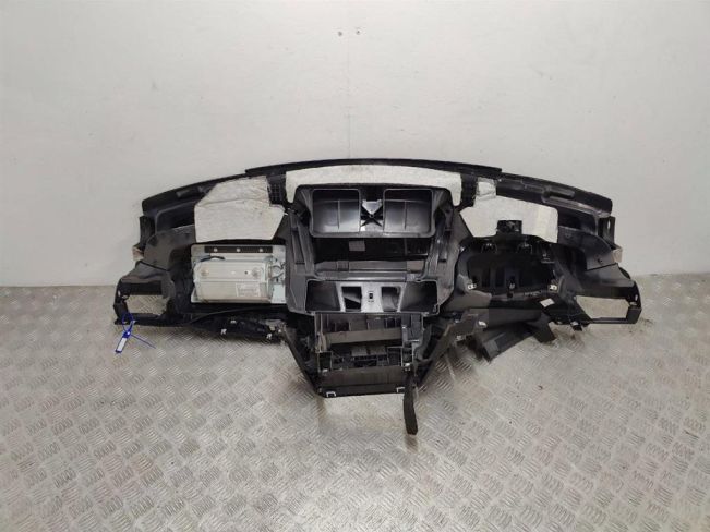 Панель передняя салона (торпедо) BMW X1 E84 (2009-2015)