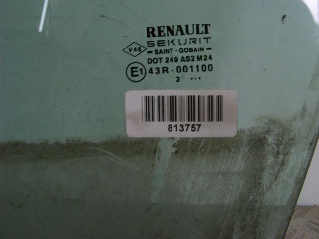 Стекло двери передней левой Renault Megane 2 (2002-2008)