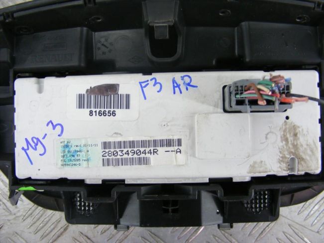 Часы Renault Megane 3 (2009-2016)