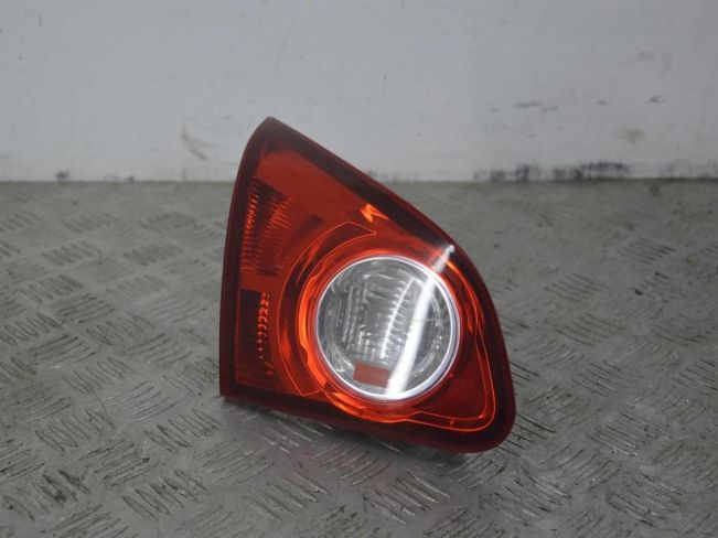 Фонарь крышки багажника левый Nissan Qashqai (J10) (2006-2014)