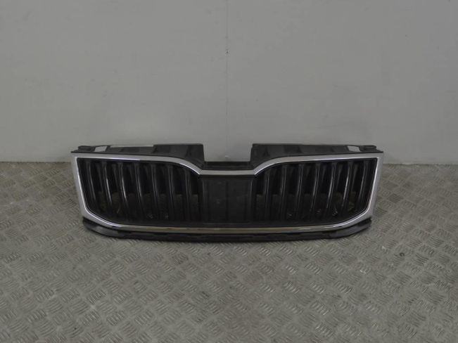Решетка радиатора Skoda Octavia A7 (2013-2020)