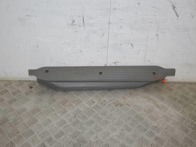 Накладка на порог Kia Carnival (1998-2006)