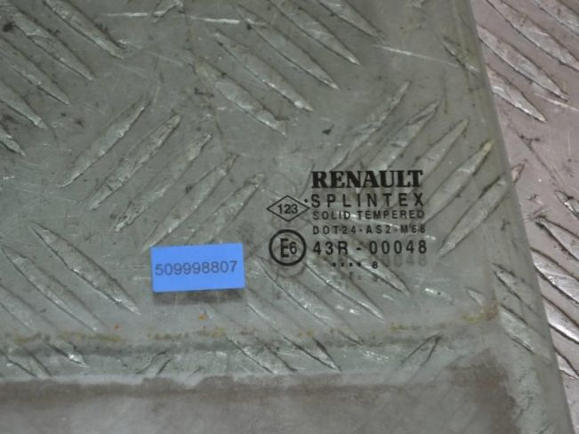 Стекло двери задней правой Renault Scenic 2 (2003-2009)