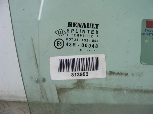 Стекло двери передней правой Renault Scenic 1 (1996-2003)
