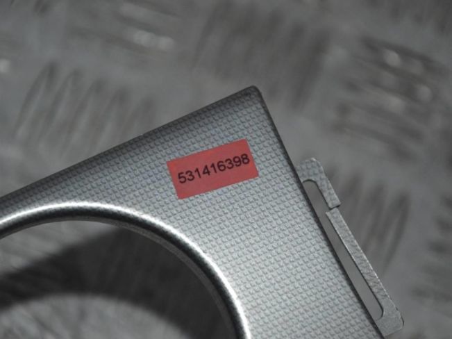 Накладка декоративная на торпедо Mitsubishi Outlander (2003-2007)