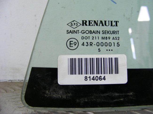 Форточка задняя левая Renault Megane 3 (2009-2016)