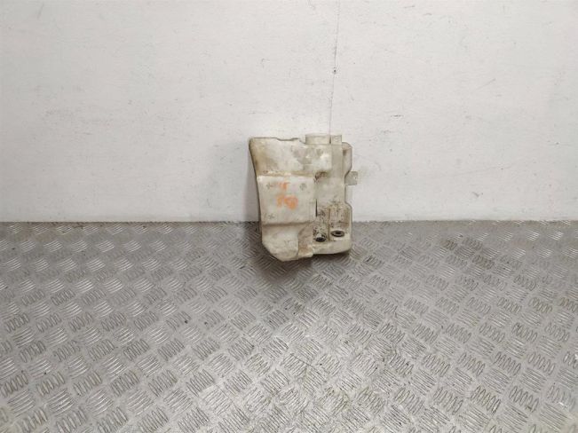 Бачок омывателя Volkswagen Passat B6 (2005-2010)