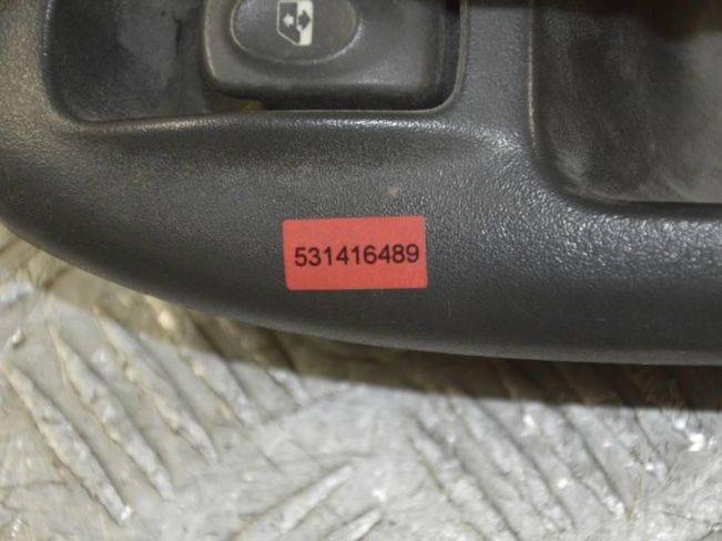 Кнопка стеклоподъемника переднего правого Renault Scenic 1 (1996-2003)