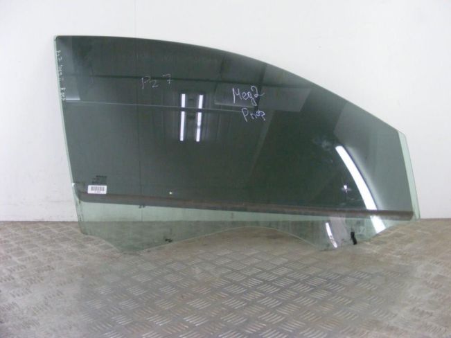 Стекло двери передней правой Renault Megane 2 (2002-2008)