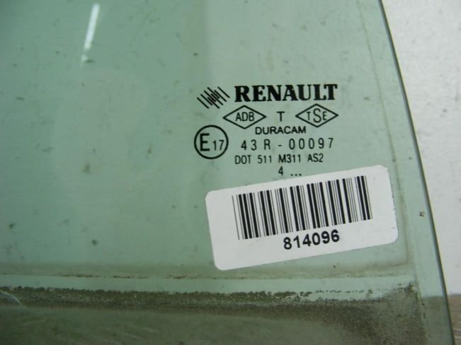 Форточка задняя правая Renault Megane 2 (2002-2008)
