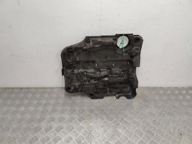 Декоративная крышка двигателя Volkswagen Passat B6 (2005-2010)