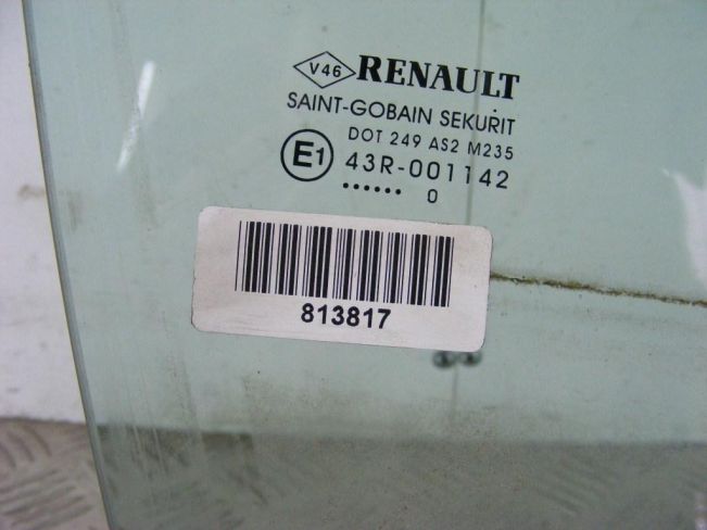 Стекло двери передней правой Renault Megane 3 (2009-2016)