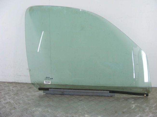 Стекло двери передней левой Renault Kangoo 1 (1997-2007)