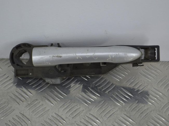 Ручка наружная передняя правая Renault Laguna 3 (2007-2015)