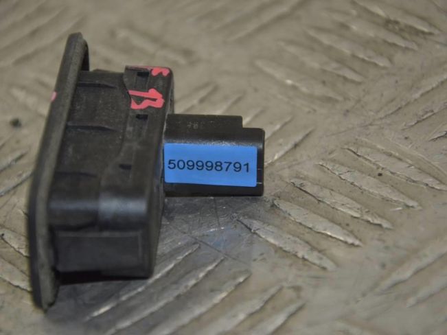 Кнопка открытия багажника Renault Scenic 2 (2003-2009)