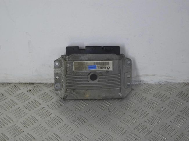 Блок управления двигателем Renault Megane 2 (2002-2008)