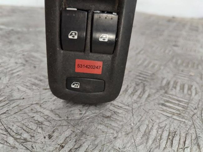Блок управления стеклоподъемниками Renault Scenic 2 (2003-2009)