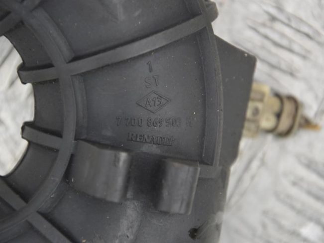 Патрубок воздушного фильтра Renault Clio 2 (1998-2005)