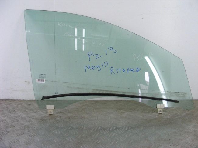 Стекло двери передней правой Renault Megane 3 (2009-2016)