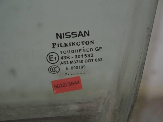 Стекло двери передней левой Nissan Qashqai (J10) (2006-2014)