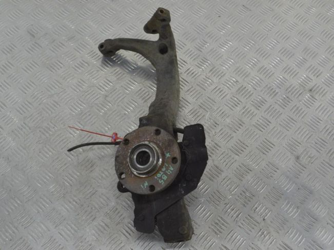 Кулак поворотный левый Audi A4 (1994-2000)