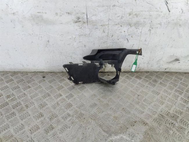 Рамка фары противотуманной правой BMW 3 E90/E91/E92/E93 (2005-2013)