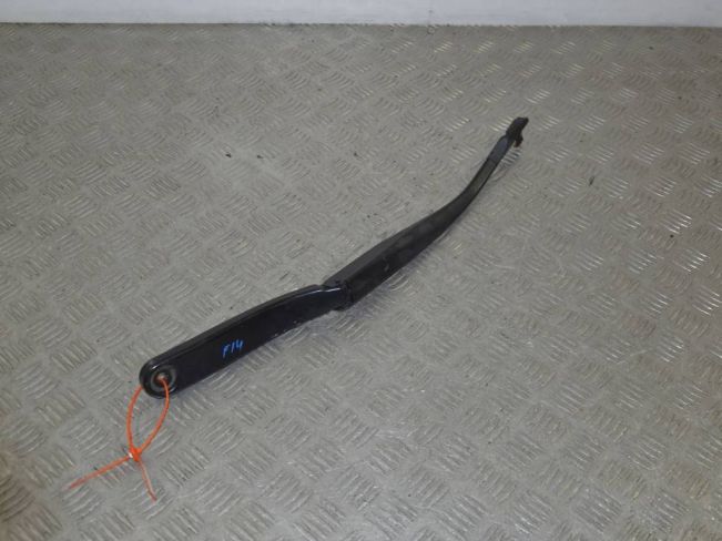 Щеткодержатель (поводок стеклоочистителя, дворник) BMW 6 F06/F12/F13 (2011-2018)