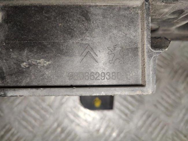 Передняя панель крепления облицовки (телевизор) Citroen C4 Picasso (2013-2019)