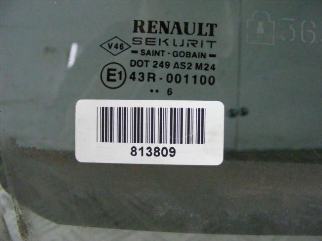 Стекло двери передней правой Renault Megane 2 (2002-2008)