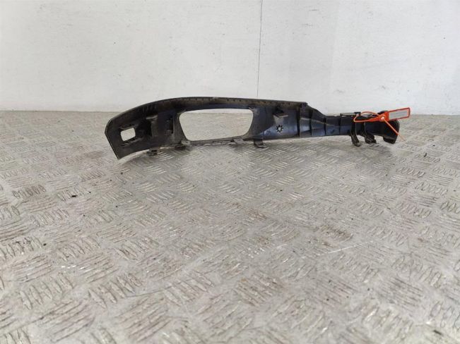 Накладка боковая на сиденье BMW 3 E90/E91/E92/E93 (2005-2013)