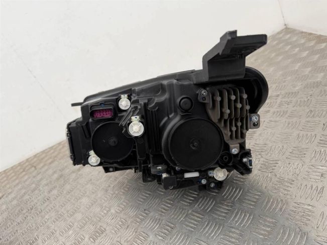 Фара правая Geely Emgrand (2021-2026)