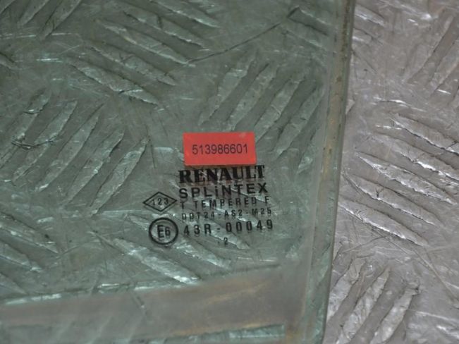 Стекло двери передней левой Renault Scenic 1 (1996-2003)