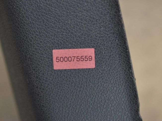 Обшивка двери передней правой (дверная карта) Renault Scenic 3 (2008-2015)