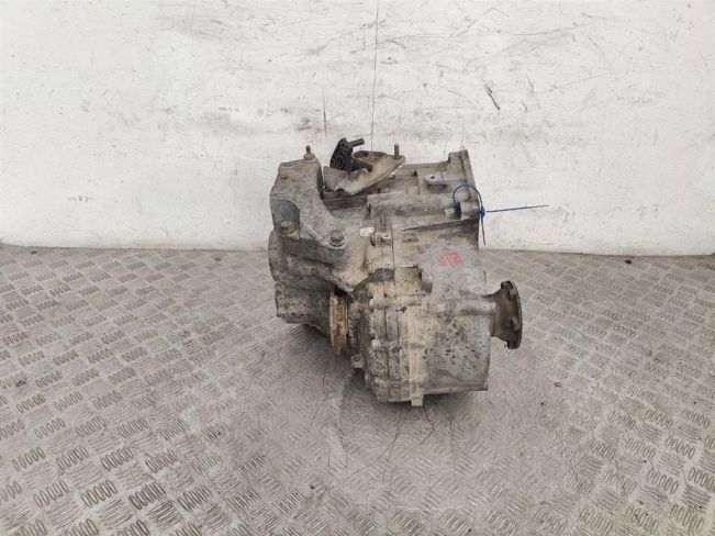 КПП механическая (МКПП) Volkswagen Passat B6 (2005-2010)